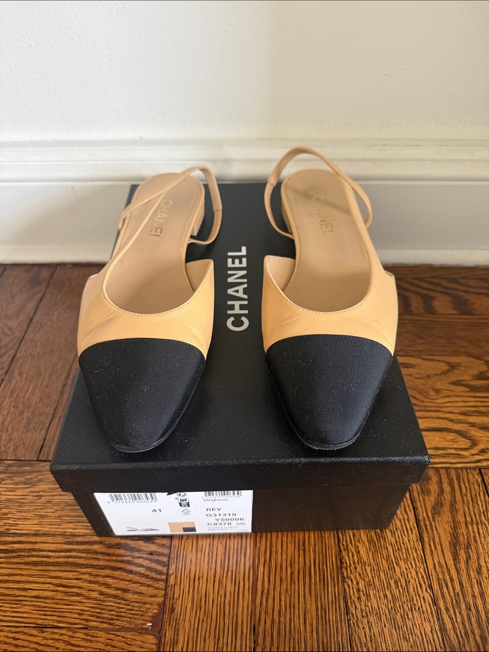 Chanel Slingback Flats in Beige & Black - Size 41 - Picture 2 of 11
